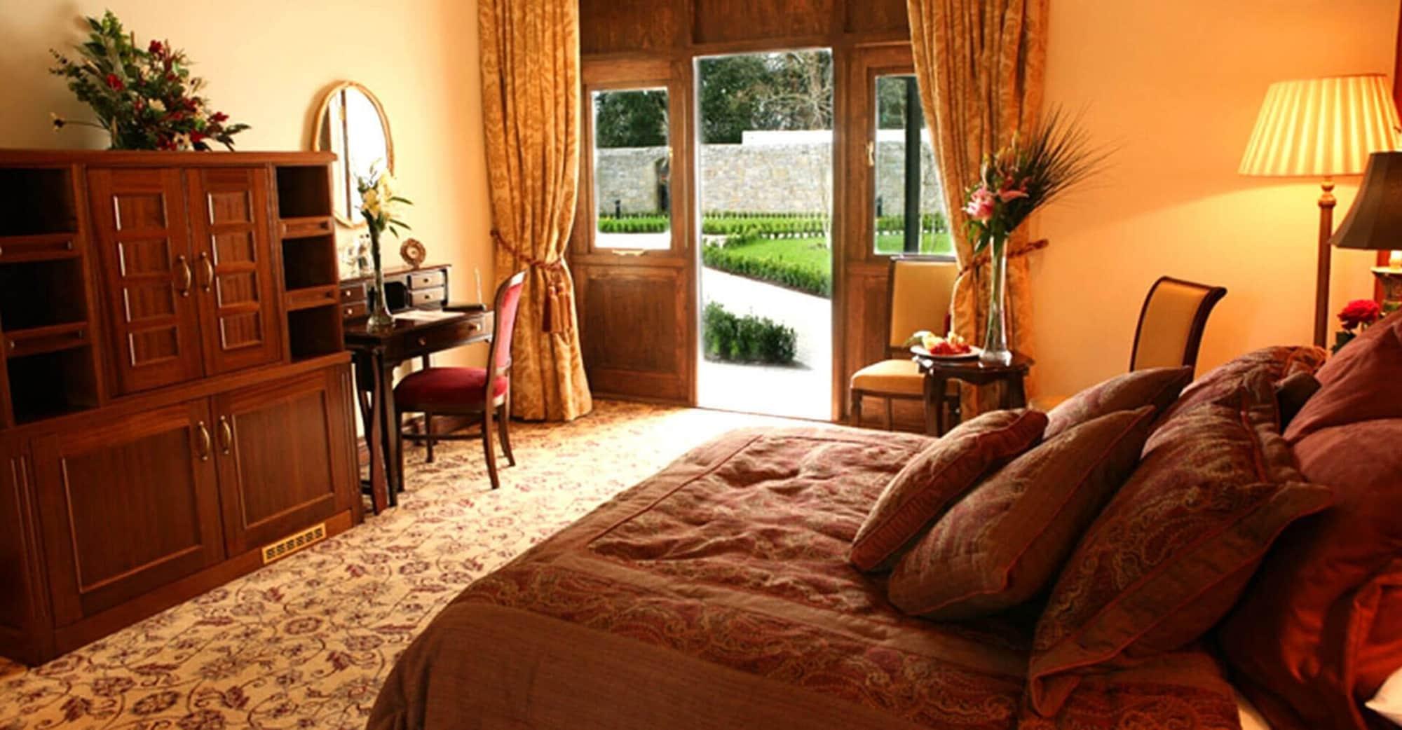 Отель Lough Rynn Castle Mohill Экстерьер фото