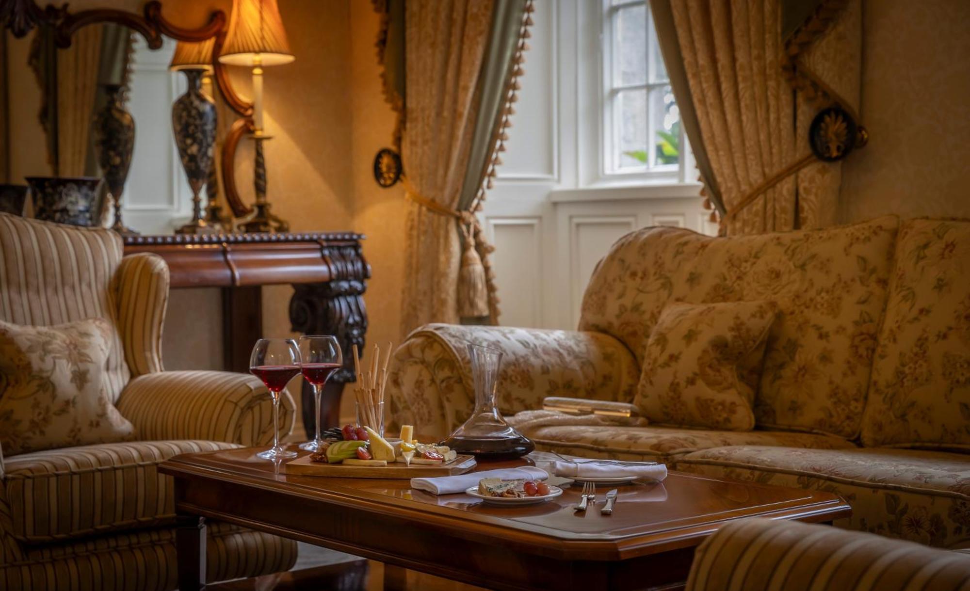 Отель Lough Rynn Castle Mohill Экстерьер фото